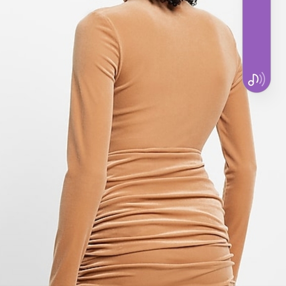 Express Skirt: Medium - Picture 3 of 11